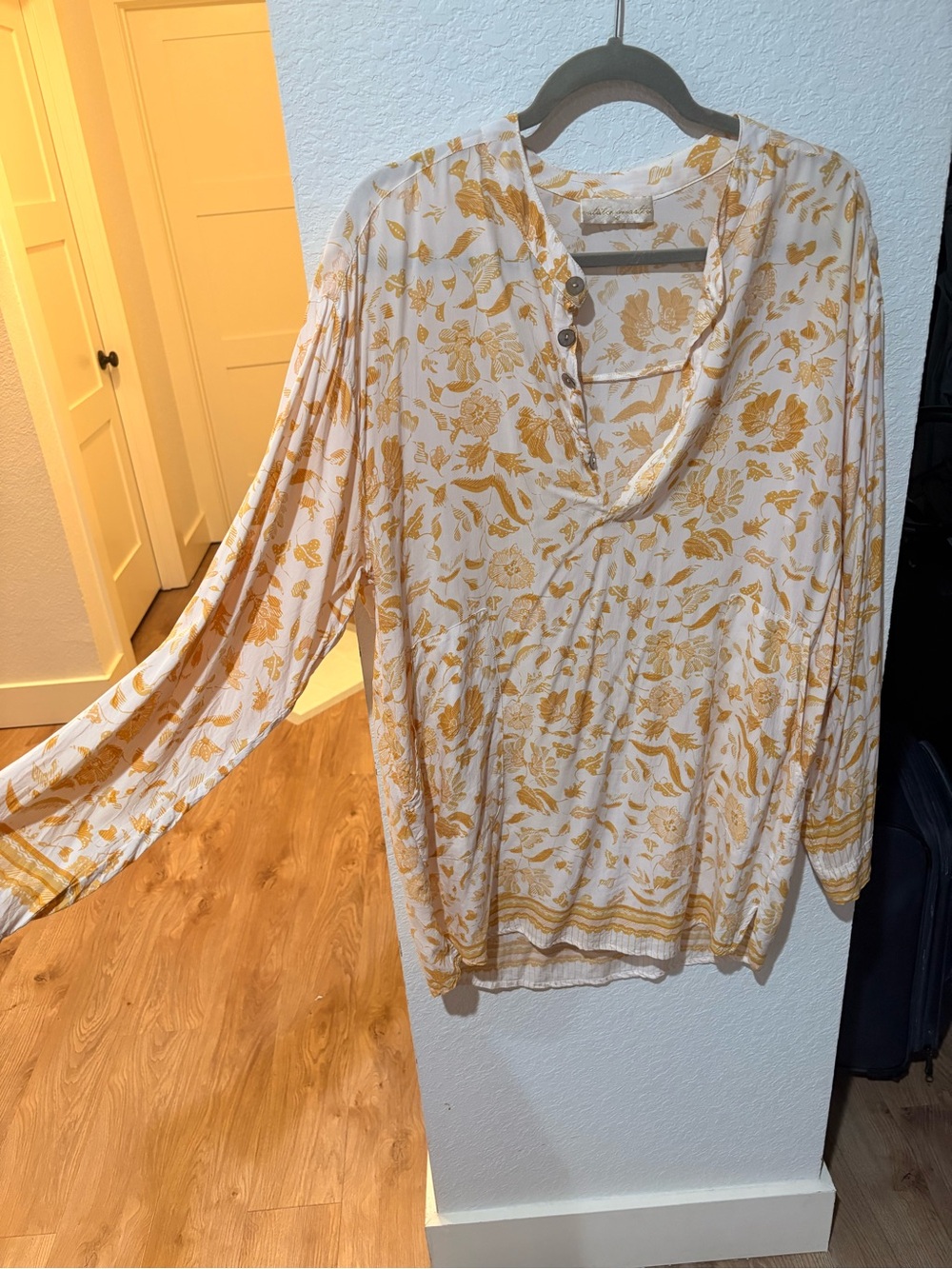 Natalie Martin Women's swim White and yellow Floral Henley Top